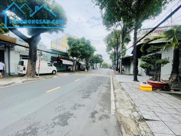 Bán nhà mặt phố Linh Trung, Thủ Đức, 965m², 65 tỷ, sổ đỏ
 hoặc
Nhà mặt phố Linh Trung, - 2