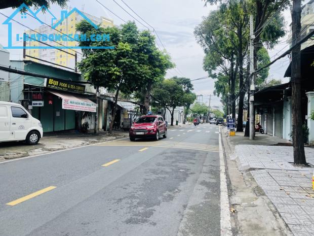 Bán nhà mặt phố Linh Trung, Thủ Đức, 965m², 65 tỷ, sổ đỏ
 hoặc
Nhà mặt phố Linh Trung, - 1