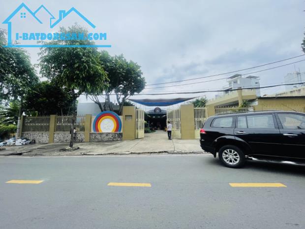 Bán nhà mặt phố Linh Trung, Thủ Đức, 965m², 65 tỷ, sổ đỏ
 hoặc
Nhà mặt phố Linh Trung,