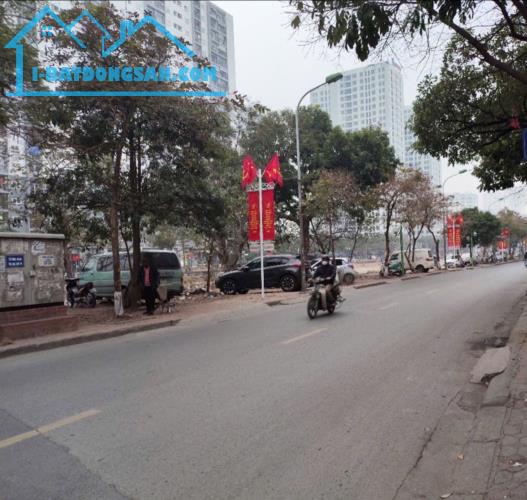 độc quyền -4 tầng -diện tich - 2 thoáng -gần ô tô tránh - 5