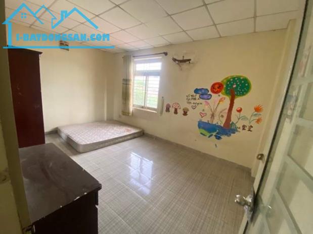 GIẢM NGAY 300 TRIỆU – CHỈ CÒN 5 TỶ – NHÀ ĐẸP HẺM 8M XE HƠI TRÁNH – GẦN AEON TÂN PHÚ – KHÔN