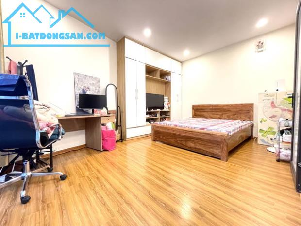 NHÀ MỚI Ngọc Thụy-Long Biên 61m2 X 4 tầng mặt tiền 10m,8.8 tỷ .