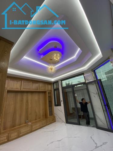 Bán nhà mặt phố Q.9, 90m², 4 tầng, 10.3 tỷ, sổ hồng