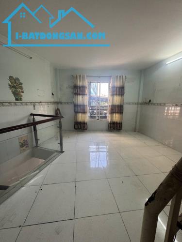 Quận 6,chỉ 2 t.ỷ hơn, Nhà đẹp 3 tầng, dtsd 60m2,giá rẻ - 1