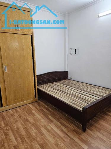 Cho thuê nhà Phố Bạch Đằng 3.5 tầng, 2 ngủ, ở nhóm 4 người, hộ gia đình, KD online 8.5 - 3
