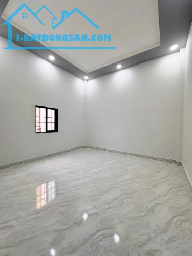 GẦN BỐN XÃ, NGAY LÊ VĂN QUỚI, 43M2, 3 TẦNG, HẺM XE HƠI, SỔ NỞ HẬU GIÁ NHỈNH 4 TỶ - 4