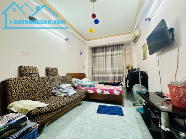 Bán nhà mặt tiền chợ Nhị Thiên Đường(6.2.15) 4 lầu  Hoàng Minh Đạo phường 5 quận 8