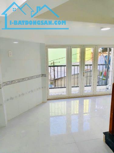 Nhà mới chính chủ ở ngay 4 tầng, 5 phòng ngủ, hẻm xe hơi, 3.x tỷ, Quận 8, Bình Đông. - 2