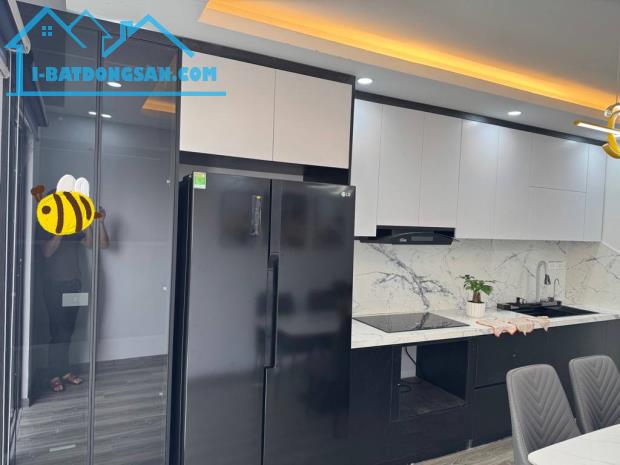 🏡 Nguyễn Văn Cừ, Long Biên, 50m2 x 5 tầng, Thang máy, Ô tô, 10 tỷ 5