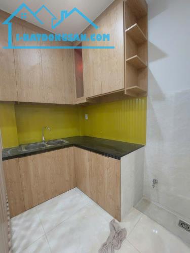 Nhà đúc 2 tầng, gần Trường PTTH Tây Thạnh, 2.35 tỷ - 3