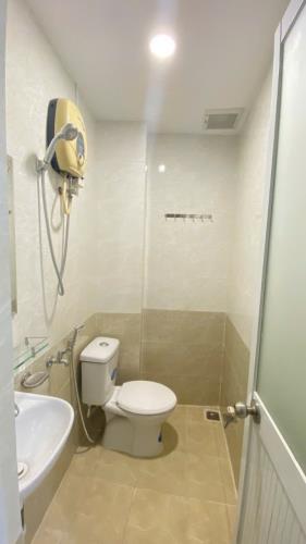 Nhà đúc 2 tầng, gần Trường PTTH Tây Thạnh, 2.35 tỷ