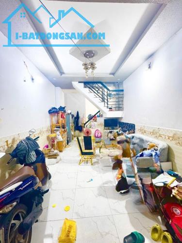 🏘️ NHÀ 2 TẦNG BTCT. Hẻm 4m THÔNG. Giá 3ty700tr. - Kết cấu 2 tầng BTCT. - 3 phòng ngủ. 3 n - 1
