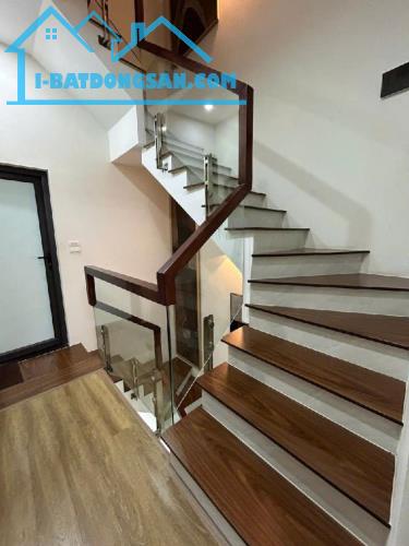 HIẾM BA ĐÌNH - KHÔNG QUY HOẠCH - CÁCH MẶT PHỐ 30M - FULL NỘI THẤT. - 2