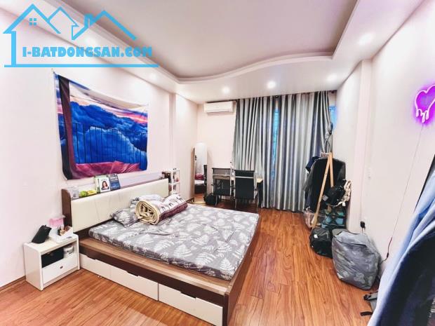 Nhỉnh 9Tỷ--DT 62m2- NHÀ DÂN XÂY - NỞ HẬU - NGÕ Ô TÔ - DÒNG TIỀN 10 TRIỆU/THÁNG - - 1