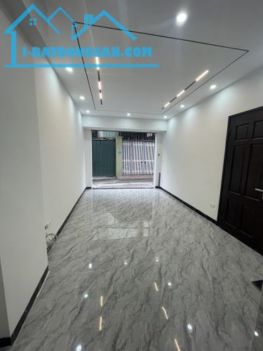 Phố Bát Khối - 45 m2 - 6 tầng - 5 m MT - Lô góc - Kinh doanh đỉnh - nhỉnh 9 tỷ - 1