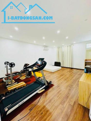 MẶT NGÕ ĐỘI CẤN - 30M RA PHỐ - NGÕ ÔTÔ TRÁNH, VÀO NHÀ - GIÁ 22 TỶ - 2