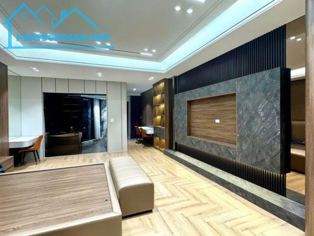 Mặt phố Hồng Tiến 62m/75m 8 tầng mặt 8,1m giá 38,6 tỷ vỉa hè 5m view công viên - 2