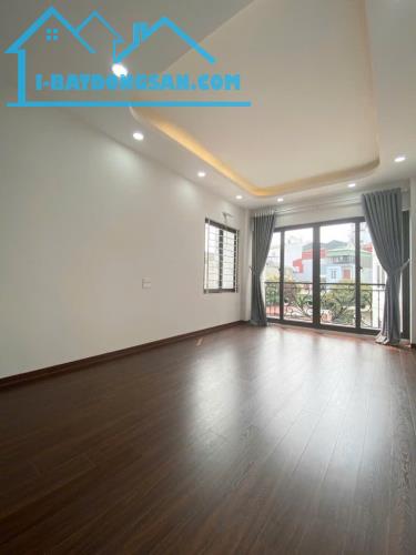NHÀ HIẾM LĨNH NAM, GIÁ THẤP NHẤT KHU VỰC, LÔ GÓC - Ô TÔ ĐÕ CỬA - VIEW HỒ, 30M2, 4.3 TỶ - 3