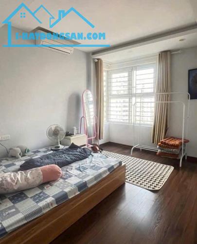 Tôi bán nhà mặt ngõ 816 Kim Giang ô tô tránh cạnh KĐT Linh Đàm 30m2 chỉ 5.99 tỷ. LH 098962 - 1