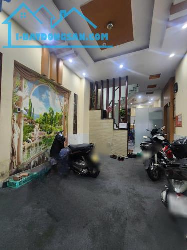 Bán CHDV hẻm xe hơi Tạ Quang Bửu Q8 dòng tiền 300tr/năm sổ vuông 4 tầng hoàn công 6PN 7WC - 1