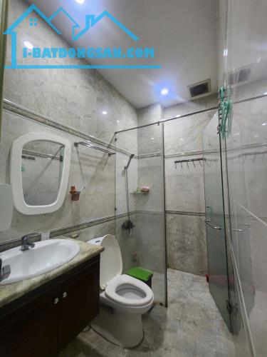 Bán CHDV hẻm xe hơi Tạ Quang Bửu Q8 dòng tiền 300tr/năm sổ vuông 4 tầng hoàn công 6PN 7WC - 5