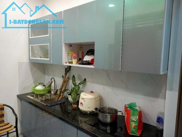 3 BƯỚC Ô TÔ ĐỖ CỬA - NHÀ ĐẸP - 3 NGỦ ĐỦ CÔNG NĂNG. NHÀ TẬP THỂ TÂN MAI - 2