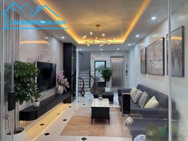 NHÀ ĐẸP 42M2, 6 TẦNG, THANG MÁY, NỘI THẤT FULL, ĐỘI CẤN, NHÀ DÂN XÂY, CHỈ 8.8 TỶ - 1