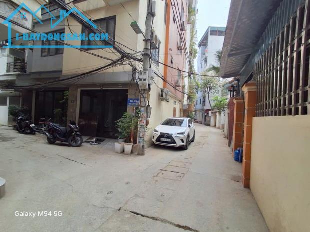 TRUNG TÂM NGÃ TƯ SỞ, Ô TÔ, KINH DOANH, CHỈ 10.3 TỶ. - 2