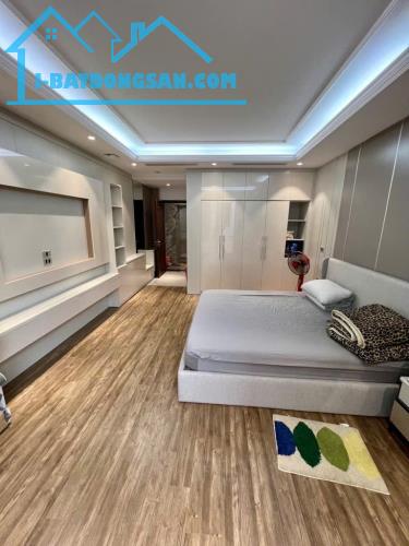TRUNG TÂM NGÃ TƯ SỞ, Ô TÔ, KINH DOANH, CHỈ 10.3 TỶ.