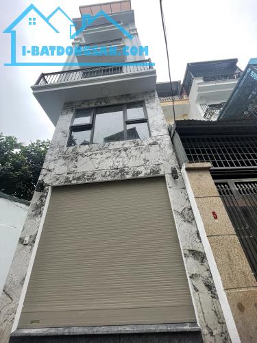 Phố Bát Khối - 45 m2 - 6 tầng - 5 m MT - Lô góc - Kinh doanh đỉnh - nhỉnh 9 tỷ
