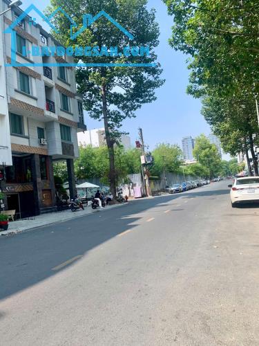 Nhà mặt tiền đường ngay ngã tư Nguyễn Bỉnh Khiêm,Nguyễn Đình Chiểu,  Đakao,Q1.giá:32 tỷ - 3