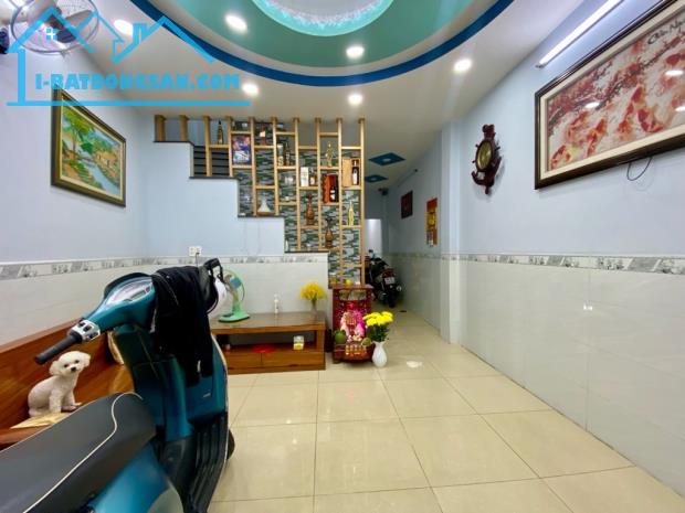 Nhà ĐẸP 2 Tầng 45m² HXH 300m ra MT Tân Kỳ Tân Qúy– Gía hơn 3 tỷ TL