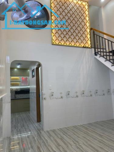 Bán Nhà đẹp Tỉnh Lô 10, 36m2 , 3 Tầng BTCT, sát 3 tỷ - 2
