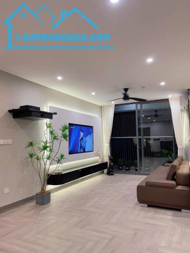 Bán chung cư Ngoại Giao Đoàn – tòa Cao cấp – 125m2 ( 3PN) – giá bán 12 tỷ.