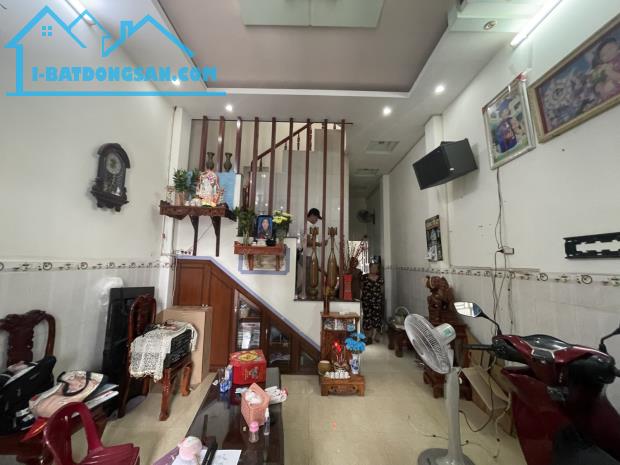 Cần bán gấp nhà đẹp 3 tầng hẻm xe hơi, gần trường, chợ Liên khu 4-5 khu dân cư chỉ 4.x tỷ, - 1