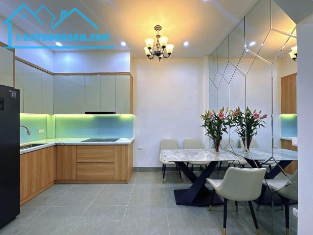 Bán nhà Ngô Thì Nhậm, 100m2, mặt tiền 8m, hơn 60 tỷ, ô tô tránh, kinh doanh đỉnh - 2