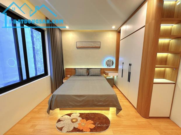 Bán nhà Ngô Thì Nhậm, 100m2, mặt tiền 8m, hơn 60 tỷ, ô tô tránh, kinh doanh đỉnh - 1