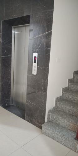 [KD,Dòng tiền 120 triệu/tháng] Bán tòa nhà CCMN Hoàng Ngân,110m2X7T,MT 8m, giá 30.9 tỷ,ôtô - 2