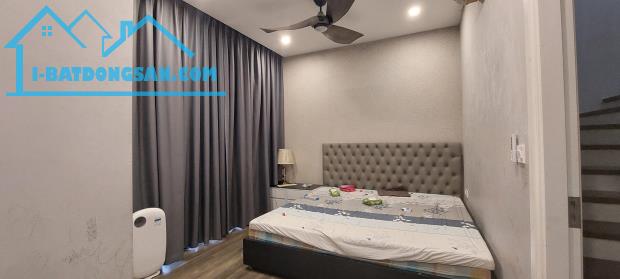 [KD,Dòng tiền 120 triệu/tháng] Bán tòa nhà CCMN Hoàng Ngân,110m2X7T,MT 8m, giá 30.9 tỷ,ôtô