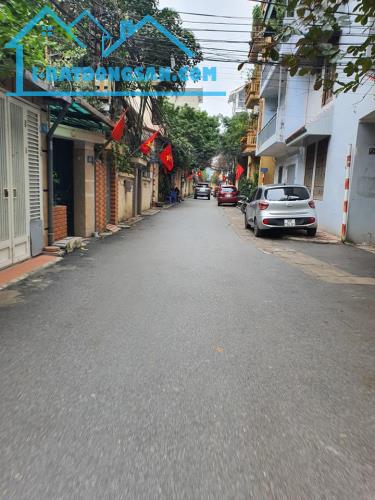Bán nhà  ngõ Kim giang, gần chung cư A14,15 bộ công an 46 M2 GIÁ HƠN 10 TỶ