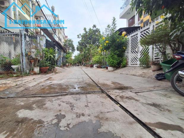 Bán gấp nhà đẹp ở ngay Dương Cát Lợi, xe ngủ nhà, 97m2, ngang 5m, SHR, HCĐ, chỉ nhỉnh 7 Tỷ