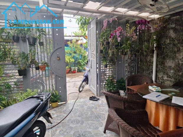 Bán gấp nhà đẹp ở ngay Dương Cát Lợi, xe ngủ nhà, 97m2, ngang 5m, SHR, HCĐ, chỉ nhỉnh 7 Tỷ - 1