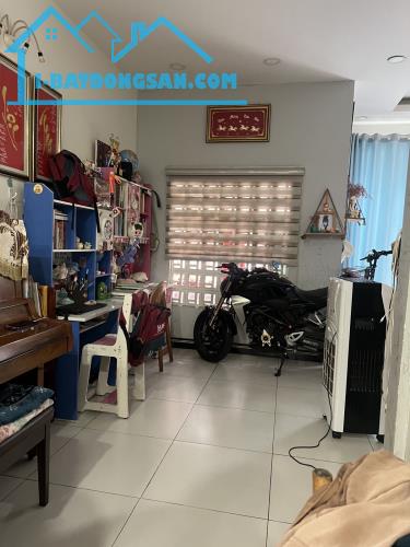 Bán Nhà Mặt Tiền, Ngay Gò Dầu, Tân Phú, 76M2, Ngang 6M, Chỉ Hơn 7 Tỷ