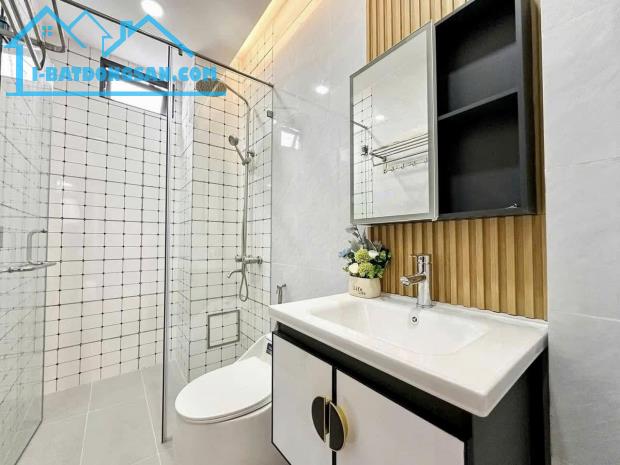 Vị trí đẹp nhất Quận 10: Hẻm xe hơi, (3.5x10) Giá chỉ 5.99 tỷ