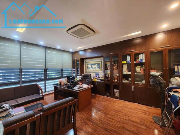 Bán Nhà Phân Lô Hoàng Cầu 53m² – Vỉa Hè, Ô Tô, 5 Tầng – Gần Hồ – Chỉ 22  Tỷ