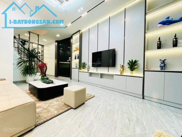 Bán nhà phố Phạm Huy Thông Ba Đình 3m ra ô tô tránh sát hồ KD tốt 32.6m 5T MT 4m full đồ - 2