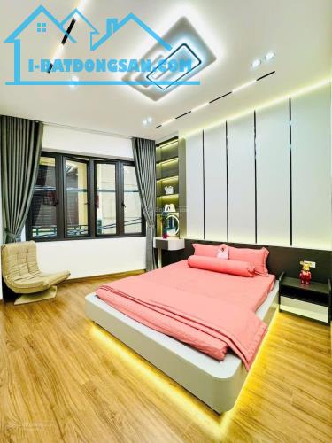 Bán nhà phố Phạm Huy Thông Ba Đình 3m ra ô tô tránh sát hồ KD tốt 32.6m 5T MT 4m full đồ