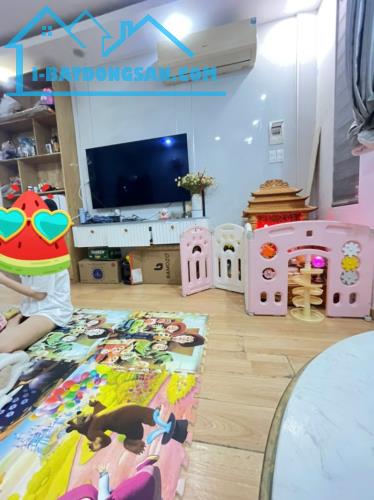 ♥ Nhà Kiệt rộng, khá thẳng gần Hùng Vương, 63m2, 2 tầng, 3PN, nhỉnh 3 tỷ - 2