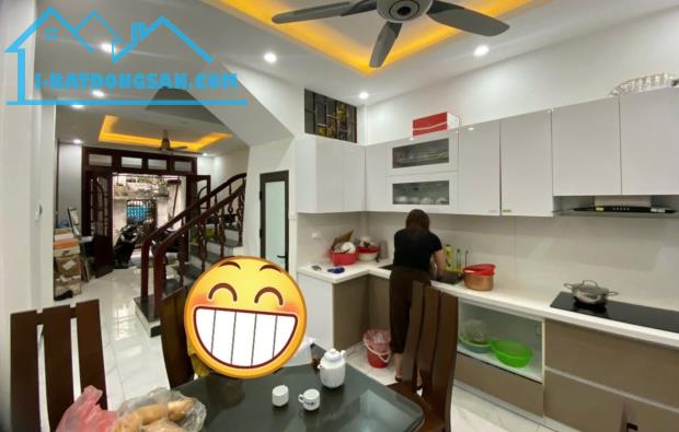 CẦN BÁN GẤP NHÀ ĐÀO TẤN - VỊ TRÍ TRUNG TÂM - NGÕ THÔNG BA GÁC - GIÁ 9.3 TỶ - 2