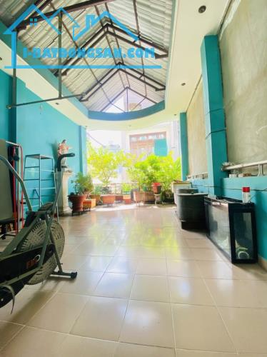 8.5 TỶ HƠN - NHÀ HẺM HOÀNG SA QUẬN 3, GẦN COOPMART NHIÊU LỘC - XE HƠI THÔNG - 65M2 2 LẦU